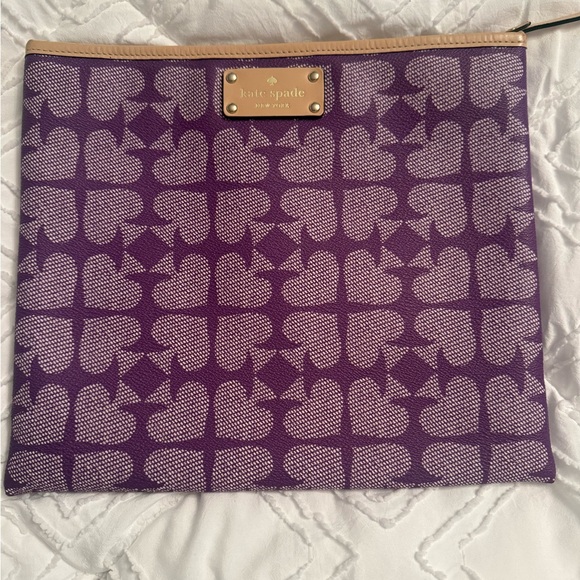 Kate Spade Purple Heart Pattern Clutch or iPad sleeve - Picture 1 of 4